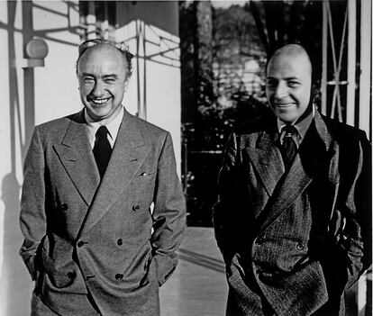 El pintor surrealista Yves Tanguy y su marchante Pierre Matisse, en 1947.