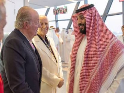 El príncipe Mohamed Bin Salmán, con Juan Carlos I.