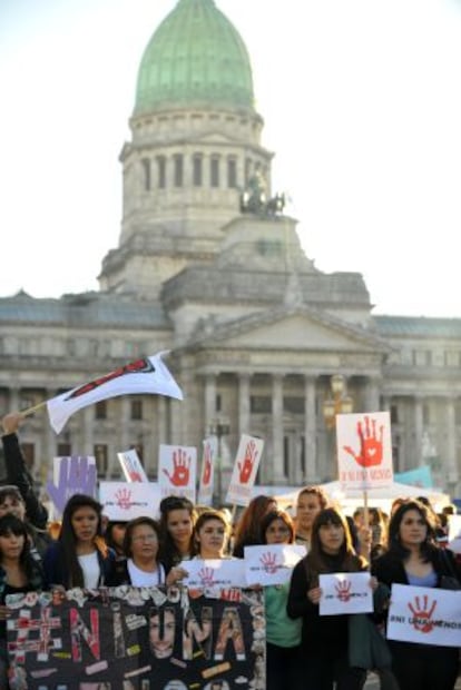 El pasado 3 de junio, frente al Congreso argentino en Buenos Aires, se celebró la protesta Ni una menos para rechazar los feminicidios.