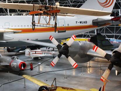 Aviones en el hangar del Museo Aeroscopia, junto a la sede central de Airbus, en Toulouse (Francia).