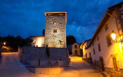 Exterior del hotel Torre de Uriz, en Navarra.