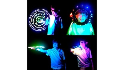 Aro volador sobre fondo blanco.