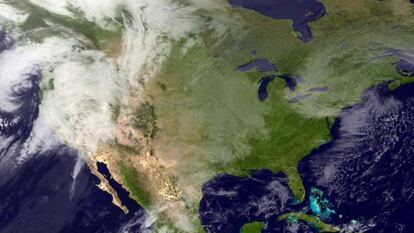 Imagen de satélite de la tormenta sobre California, este jueves.