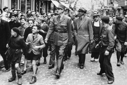 Charles de Gaulle (Lille, 1890-Colombey-les-Deux-Églises, 1970) fotografiado el 14 de junio de 1944 en Bayeux.