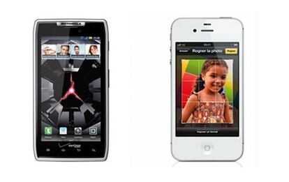 'Smartphones' Motorola Razr y iPhone 4S (izda.- dcha.). Desde 599 euros, ambos.