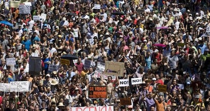 Miles de manifestantes en el paseo de la Castellana