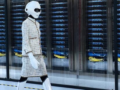 Robots y bolsos del futuro: así es la increíble era digital de Chanel