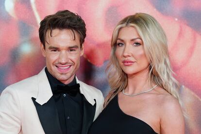 Liam Payne y Kate Cassidy en el estreno del documental de Louis Tomlinson, el 16 de marzo de 2023, en Londres.