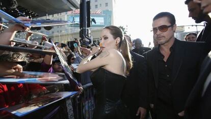 Angelina Jolie y Brad Pitt, en la alfombra roja antes de la agresi&oacute;n.