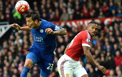 Ulloa cabecea ante Valencia.