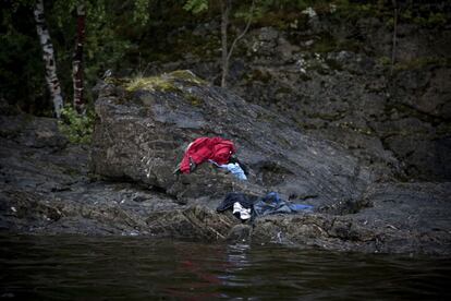 La fotografía de ropa de las víctimas de la matanza de Utoya, en Noruega, ha sido reconocido con el segundo premio en la categoría de reportajes sobre noticias en curso (publicada en Aftonbladet).