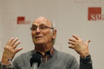 El cineasta Carlos Saura durante la presentación de 'Nuevas conversaciones de cine español'.