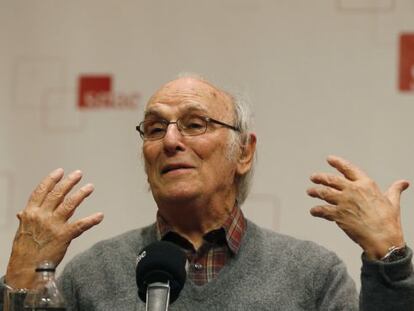 El cineasta Carlos Saura durante la presentación de 'Nuevas conversaciones de cine español'.