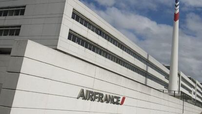Vista de las oficinas de Air France en Roissy en France cerca de Par&iacute;s (Francia).