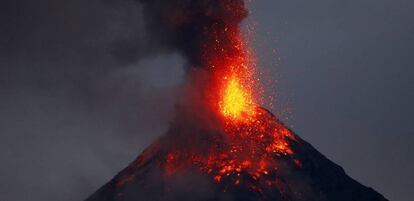 Erupción del volcán Mayón (Filipinas).