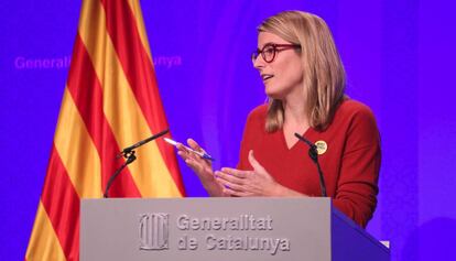 La portavoz del Govern, Elsa Artadi, explica los acuerdos del Govern.