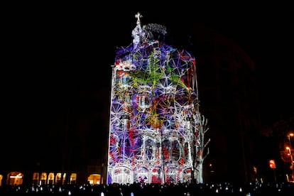 Un momento de la proyección Arborescent en la Casa Batlló de Barcelona, este sábado.