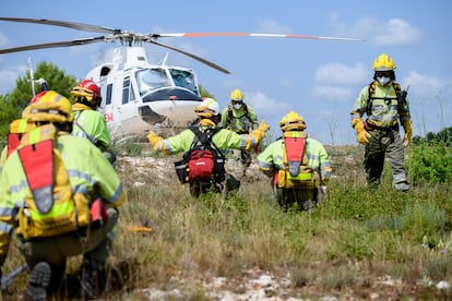 Unidad helitransportada de bomberos forestales de la Generalitat Valenciana en su base de Enguera en 2020.