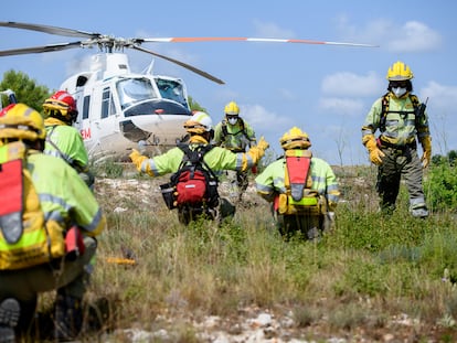 Unidad helitransportada de bomberos forestales de la Generalitat Valenciana en su base de Enguera en 2020.