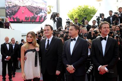 Margot Robbie, Quentin Tarantino, Leonardo DiCaprio e Brad Pitt na projeção de gala de “Era Uma Vez... Em Hollywood”.