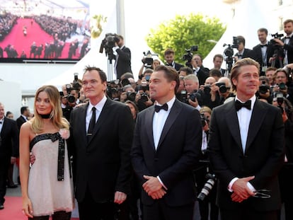 Margot Robbie, Quentin Tarantino, Leonardo DiCaprio e Brad Pitt na projeção de gala de “Era Uma Vez... Em Hollywood”.
