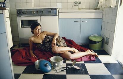 &#039;Si te quise V&#039; (1995), fotograf&iacute;a que protagoniza la artista Laura Torrado.