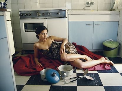 &#039;Si te quise V&#039; (1995), fotograf&iacute;a que protagoniza la artista Laura Torrado.