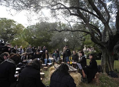 La conferencia de prensa de presentacin del festival VEO se celebr ayer en los jardines de Benicalap.