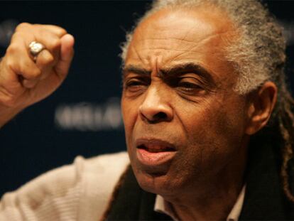 El musico brasileño Gilberto Gil durante la rueda de prensa que ofreció en Bilbao.