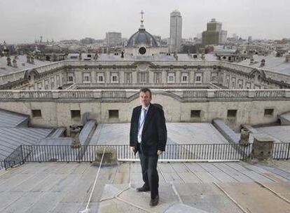 José Luis González Guerra, sobre la cubierta meridional del Palacio Real de Madrid.