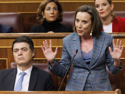 El PSOE señala a Cuca Gamarra como una de las 'traidoras' de Casado