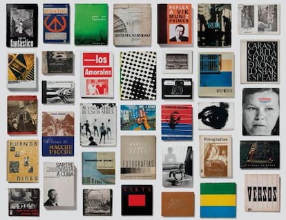 Mosaico de las libros que componen la exposición ' Foto/Gráfica'.