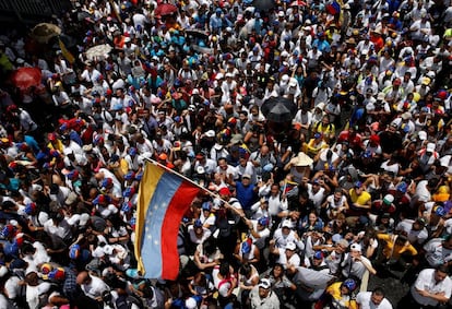 Los venezolanos salieron ayer a la calle para pedir el referéndum revocatorio que podría apartar a Nicolás Maduro del poder.