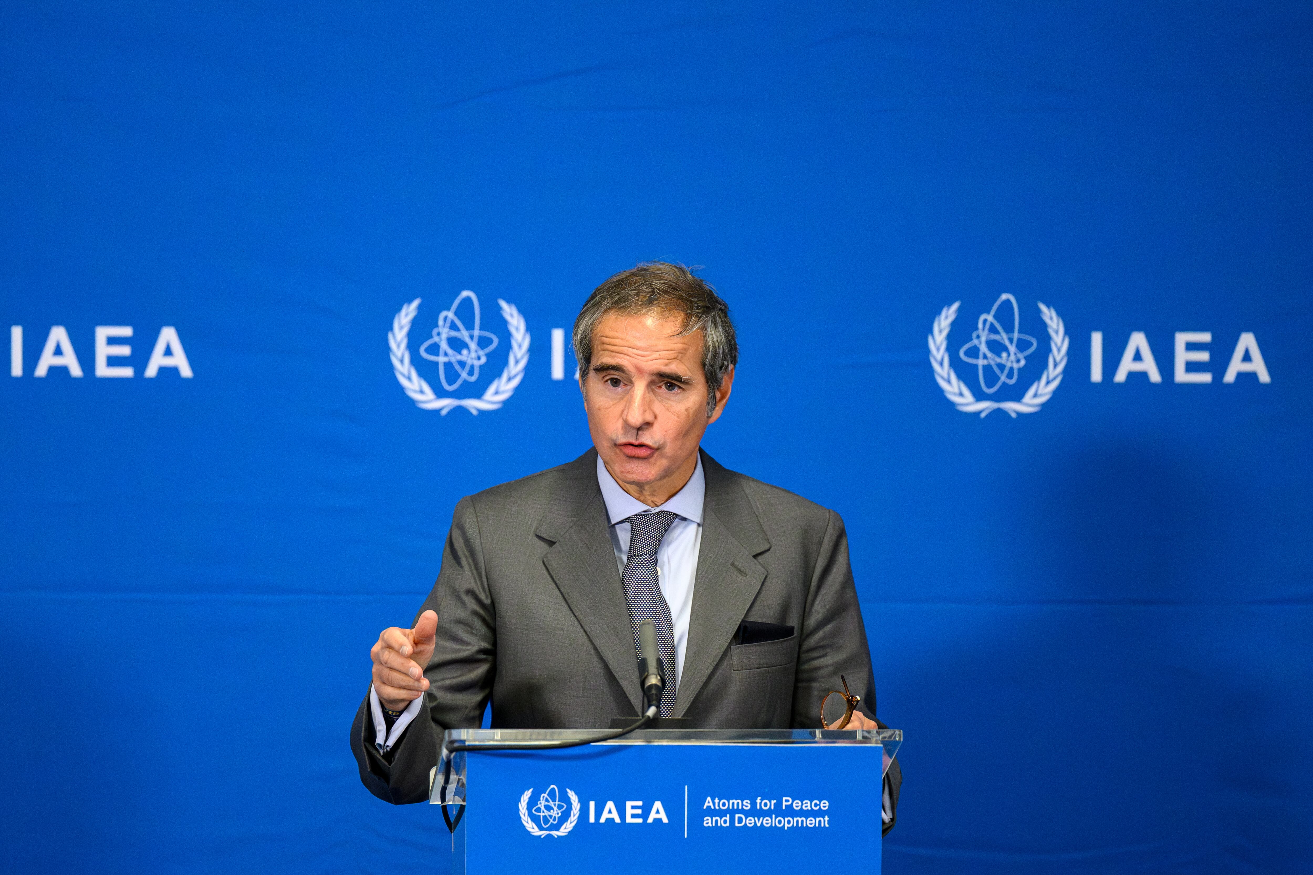 La agencia nuclear de la ONU avisa del riesgo de fugas radiactivas si los bombardeos dañan instalaciones iraníes