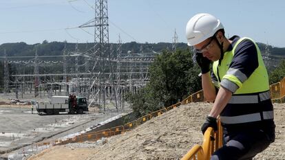 Obras en estación eléctrica en el País Vasco.