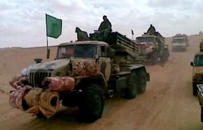 Un grupo de islamistas en Malí en una imagen tomada en 2012 con un móvil pero obtenida este viernes.