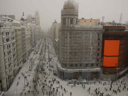 Após a nevasca do século, virá uma onda de frio com temperaturas mínimas abaixo dos 10 graus negativos. A nevasca caída em Madri é a maior desde 1971