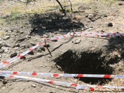 Pozo donde fueron hallados los restos de las dos v&iacute;ctimas.