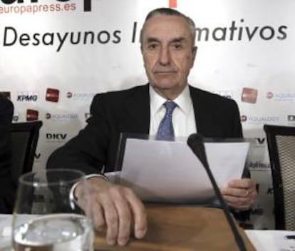 El presidente de la Comisión Nacional de los Mercados y la Competencia (CNMC), José María Marín Quemada, durante el desayuno informativo en el que ha participado esta mañana en Madrid.