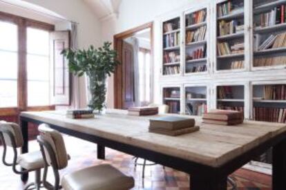 Biblioteca del 'bed and breakfast' Cluc, en Begur (Girona).