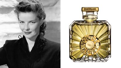 Katharine Hepburn

Apasionada de la aviación, no es de extrañar que uno de sus olores preferidos fuera ‘Vol de Nuit’ (Vuelo Nocturno), el homenaje que hizo Guerlain a la novela homónima de Antoine de Saint-Exupéry. El propio frasco, emulando una hélice, forma parte del tributo.