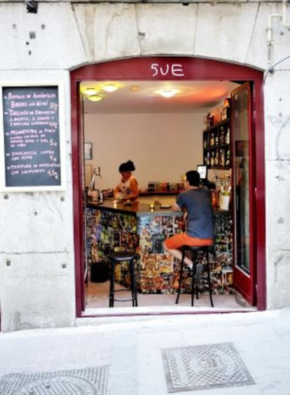 El Hombre Moderno, bar en el número 2 de la calle del Pez, en Madrid.