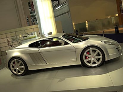 El prototipo Jaguar XF10 es obra de Fuore Desing, una empresa catalana de diseño.