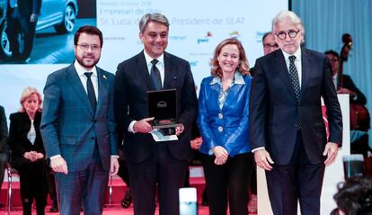 El vicepresidente de Atalonia, Pere Aragones, el presidente de SEAT Luca De Meo, la ministra española de Economía, Industria y Competitividad, Nadia Calviño, y el presidente de Foment del Treball, Josep Sánchez Llibre, el pasado 18 de noviembre.