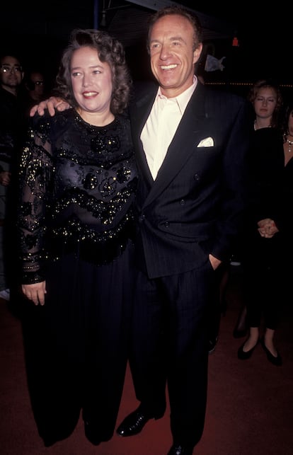 Kathy Bates y James Caan en el estreno de 'Misery' en 1990.