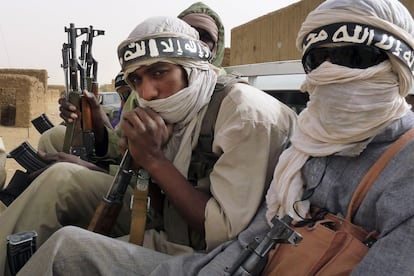 Milicianos del grupo islámico salafista Ansar al Din, en el noreste de Mali, en 2012.