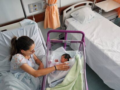 Joana Dias, de 19 años, en un hospital de Castelo Branco (Portugal), en 2013. 