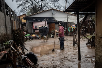 Damnificado tras la intensa lluvia en la zona centro y sur de Chile