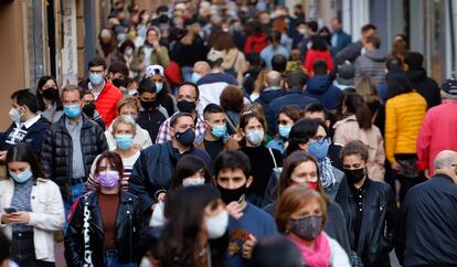 Calle comercial en Terrassa, el pasado 23 de abril.