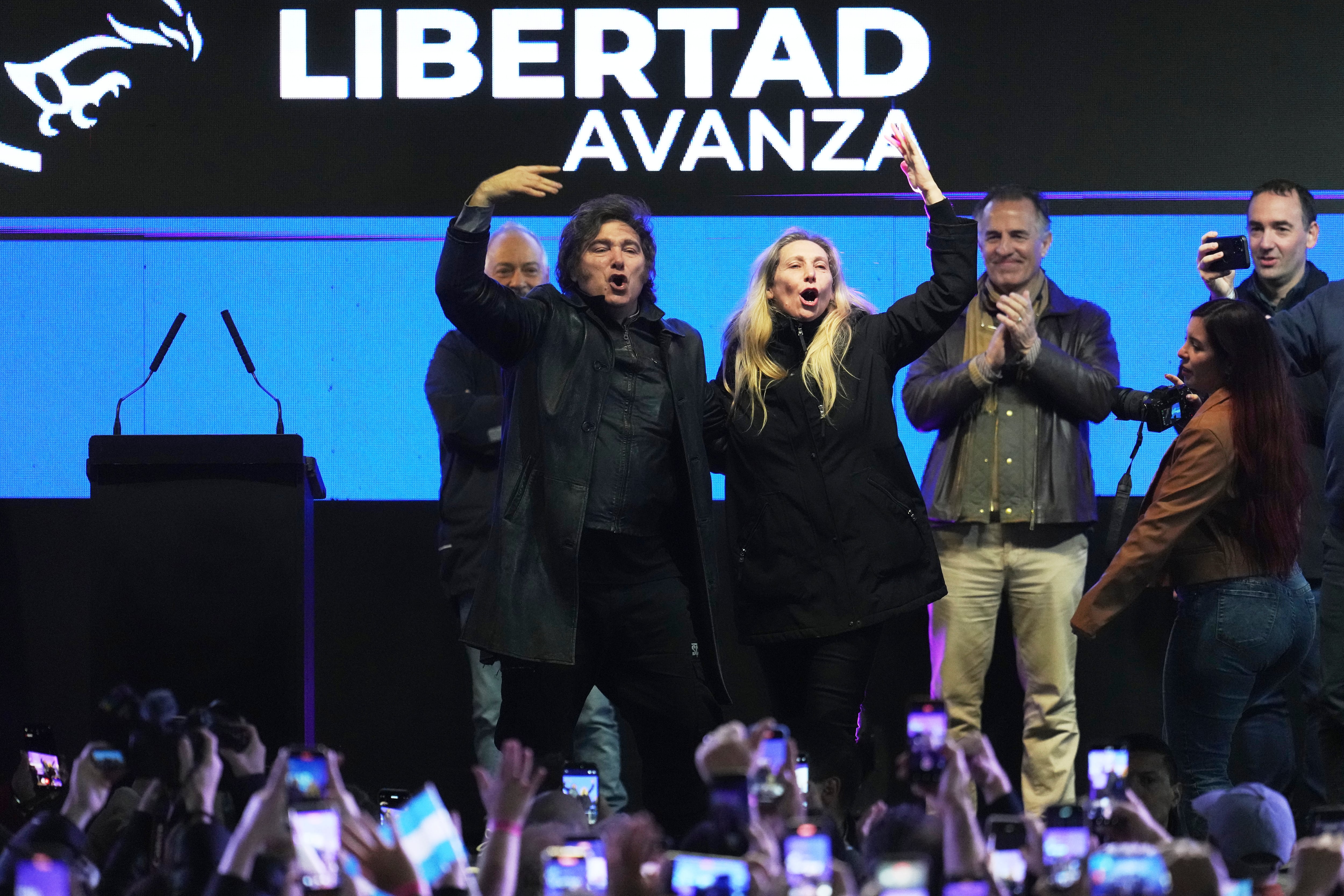 Milei clama por el voto libertario en un cierre de campaña desangelado